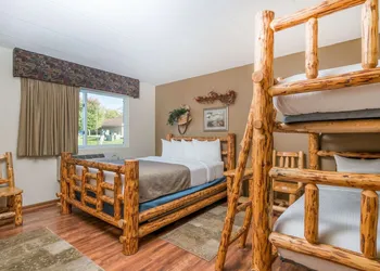 Baymont by Wyndham Owatonna hotel thumbnail 8