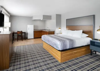 AmericInn by Wyndham Muscatine hotel thumbnail 4