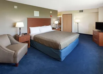 AmericInn by Wyndham Webster City hotel thumbnail 8