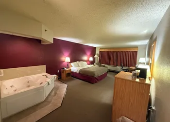 Rodeway Inn Hesston hotel thumbnail 7