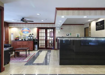 Baymont by Wyndham Muskegon hotel thumbnail 3
