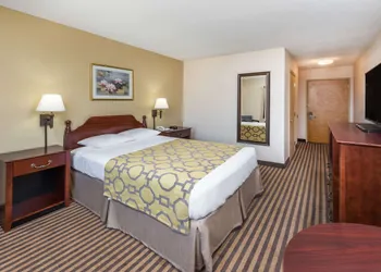 Baymont by Wyndham Metropolis hotel thumbnail 7