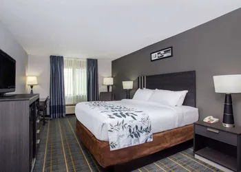Baymont by Wyndham Lancaster hotel thumbnail 4