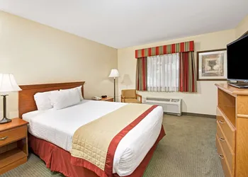 Baymont by Wyndham Indianapolis hotel thumbnail 4