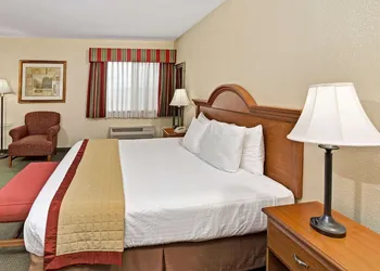 Baymont by Wyndham Indianapolis hotel thumbnail 5