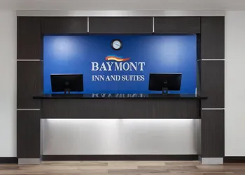 Baymont by Wyndham Green Bay hotel thumbnail 2