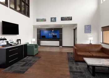 Baymont by Wyndham Green Bay hotel thumbnail 3