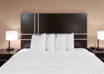 Baymont by Wyndham Green Bay hotel thumbnail 6