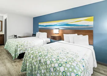 HomeTowne Studios by Red Roof Florence, KY-Cincinnati Airport hotel thumbnail 4