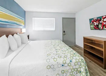 HomeTowne Studios by Red Roof Florence, KY-Cincinnati Airport hotel thumbnail 5