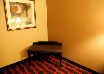 Americas Best Value Inn & Suites Forest Grove Hillsboro hotel thumbnail 8