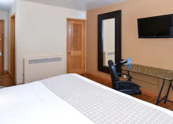 Valued Stay Mayflower hotel thumbnail 2