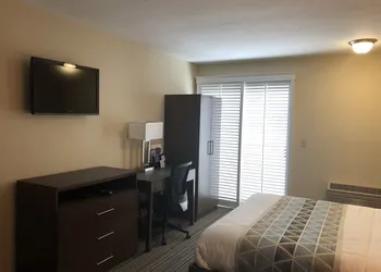 Good Living Inn hotel thumbnail 3