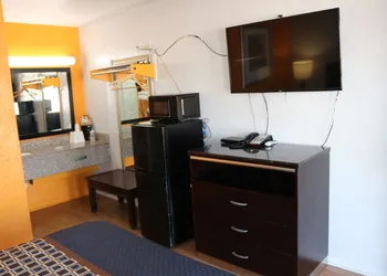 LoneStar Inn hotel thumbnail 7