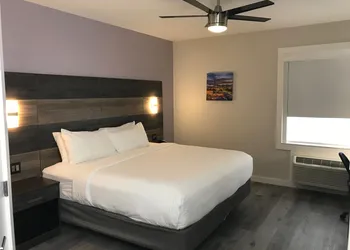 HOM Hotel Gainesville, SureStay Collection by Best Western hotel thumbnail 6