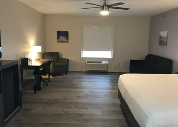 HOM Hotel Gainesville, SureStay Collection by Best Western hotel thumbnail 8
