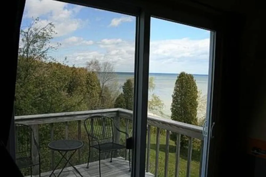 at the Waters Edge Bed & Breakfast hotel detail image 6