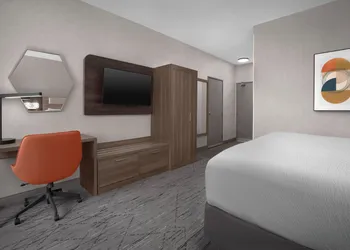 Holiday Inn Express Fargo-West Acres by IHG hotel thumbnail 8
