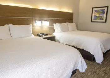 Holiday Inn Express Marshfield by IHG hotel thumbnail 2