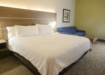 Holiday Inn Express Marshfield by IHG hotel thumbnail 5