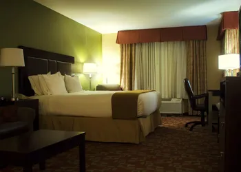 Holiday Inn Express Hotel & Suites El Centro by IHG hotel thumbnail 8