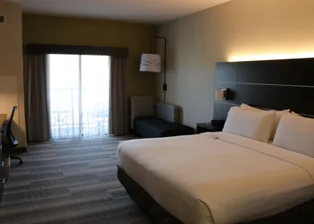 Holiday Inn Express Hotel & Suites El Dorado Hills by IHG hotel thumbnail 3
