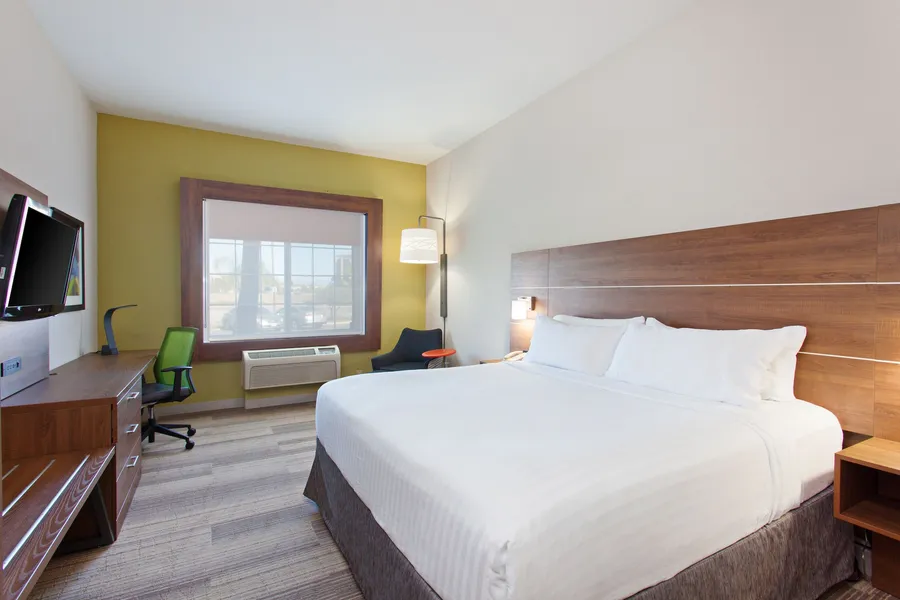 Holiday Inn Express & Suites Corona by IHG hotel detail image 6