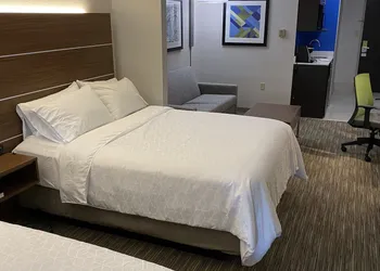 Holiday Inn Express Hotel & Suites Auburn - University Area by IHG hotel thumbnail 7