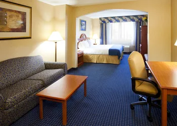 Holiday Inn Express Syracuse Airport by IHG hotel thumbnail 2