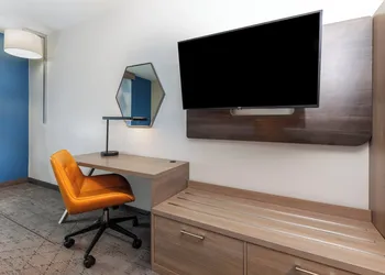 Holiday Inn Express Harvey-Marrero by IHG hotel thumbnail 2