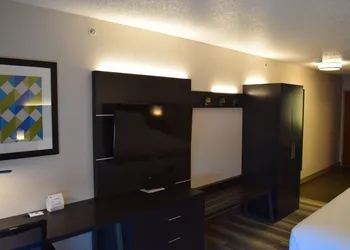Holiday Inn Express Hotel & Suites Sparta by IHG hotel thumbnail 6