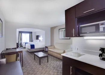 Holiday Inn Express Hotel & Suites Mebane by IHG hotel thumbnail 5