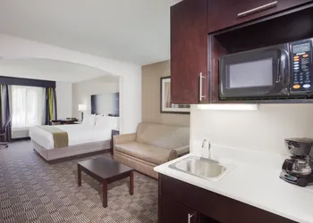 Holiday Inn Express Hotel & Suites Mebane by IHG hotel thumbnail 6