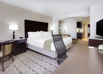 Holiday Inn Express Hotel & Suites Mebane by IHG hotel thumbnail 7
