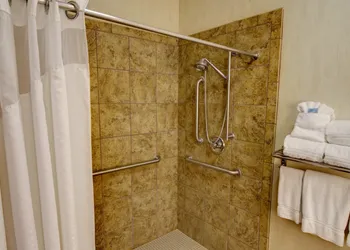 Holiday Inn Express & Suites Sioux Center by IHG hotel thumbnail 6