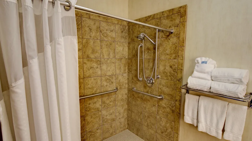 Holiday Inn Express & Suites Sioux Center by IHG hotel detail image 6