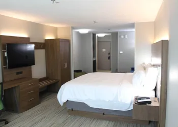 Holiday Inn Express & Suites Enterprise by IHG hotel thumbnail 5