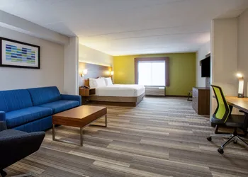 Holiday Inn Express & Suites Fort Wayne by IHG hotel thumbnail 4