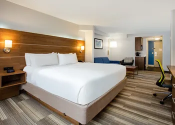 Holiday Inn Express & Suites Fort Wayne by IHG hotel thumbnail 6