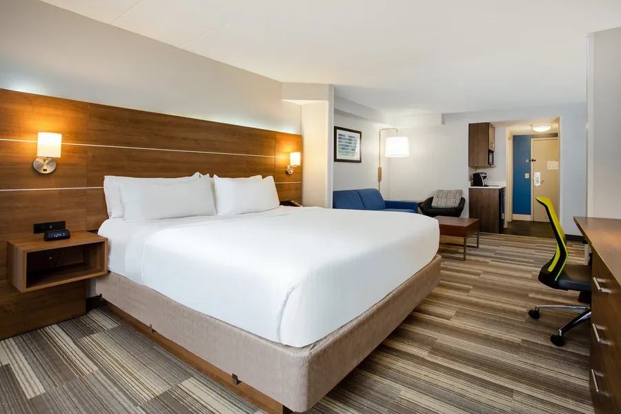 Holiday Inn Express & Suites Fort Wayne by IHG hotel detail image 6