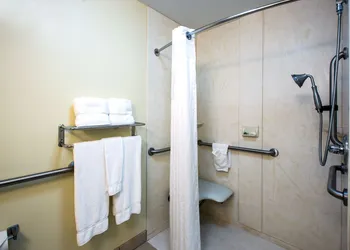 Holiday Inn Express & Suites Vandalia by IHG hotel thumbnail 3