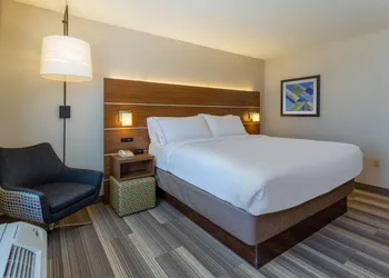 Holiday Inn Express & Suites Vandalia by IHG hotel thumbnail 7