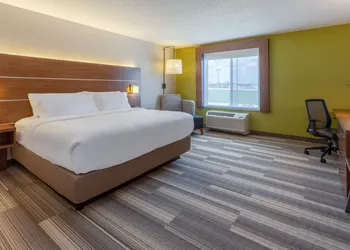 Holiday Inn Express & Suites Vandalia by IHG hotel thumbnail 8