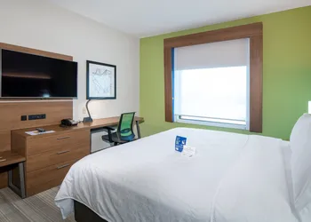 Holiday Inn Express Hotel & Suites Dallas South - Desoto by IHG hotel thumbnail 7