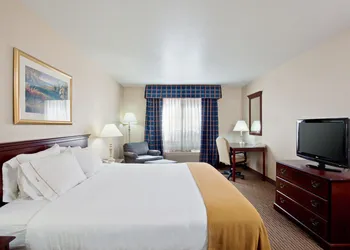 Holiday Inn Express Hotel & Suites Jackson by IHG hotel thumbnail 2