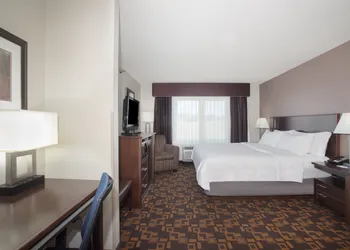Holiday Inn Express & Suites Yankton by IHG hotel thumbnail 2