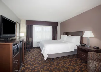 Holiday Inn Express & Suites Yankton by IHG hotel thumbnail 4