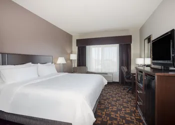 Holiday Inn Express & Suites Yankton by IHG hotel thumbnail 7