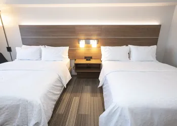 Holiday Inn Express Hotel & Suites Iron Mountain by IHG hotel thumbnail 3