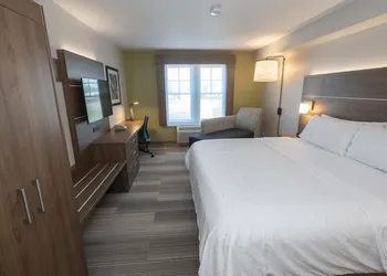 Holiday Inn Express Hotel & Suites Iron Mountain by IHG hotel thumbnail 6